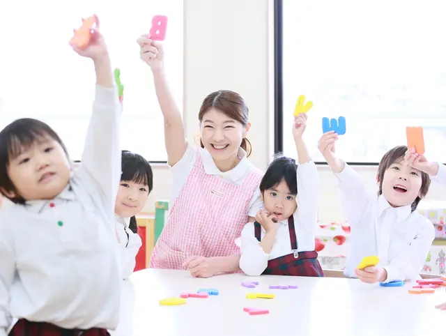 子どもが片付けに戸惑っている様子